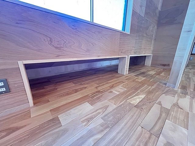 嬉しいちょっとした収納スペース! 嵐山町志賀 ガレージ付き中古戸建