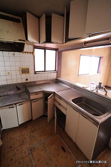 北葛飾郡松伏町築比地 中古戸建