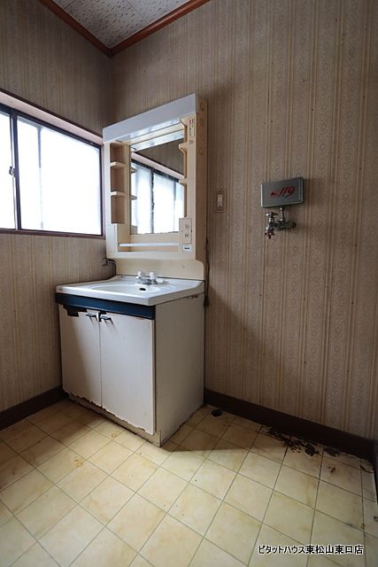 北葛飾郡松伏町築比地 中古戸建